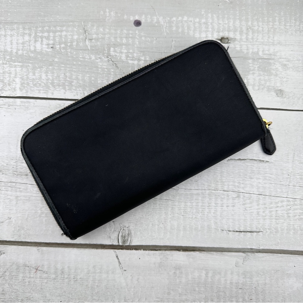 AUTHENTIC Prada Zip Around wallet. Bow details. Black. - Picture 4 of 16